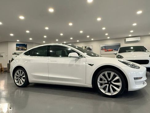 Used 2019 Tesla Model 3 Standard Range RWD image 8