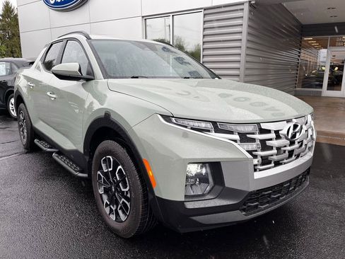 Used 2022 Hyundai Santa Cruz SEL Premium image 2