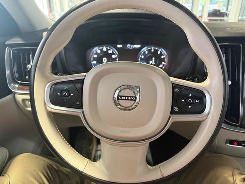 Used 2022 Volvo S60 B5 Inscription FWD image 12