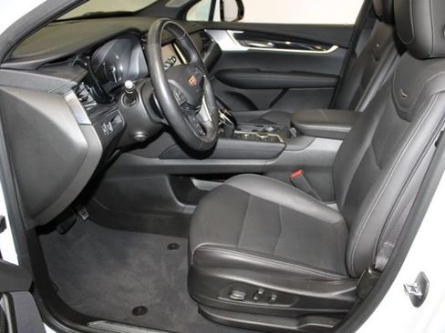Certified 2023 Cadillac XT5 Premium Luxury w/ LPO, Floor Liner Package AWD/4WD image 8
