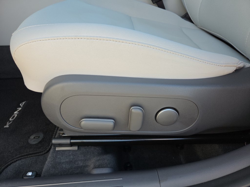 Certified 2024 Hyundai Kona SEL FWD image 12