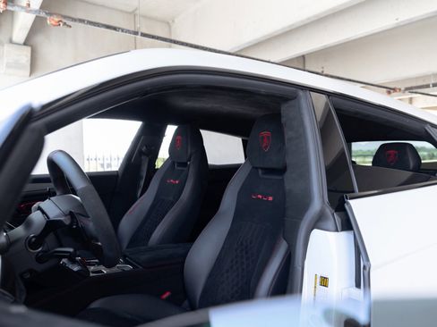 Used 2023 Lamborghini Urus Performante AWD/4WD image 51