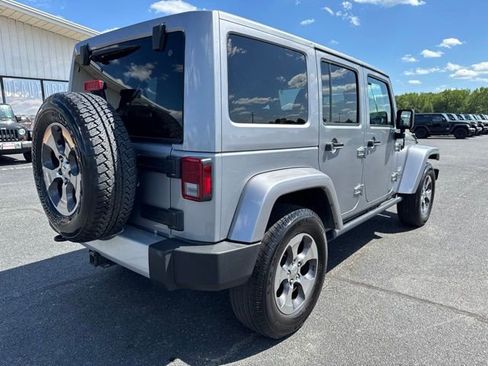Used 2015 Jeep Wrangler Unlimited Sahara w/ Max Tow Package AWD/4WD image 12