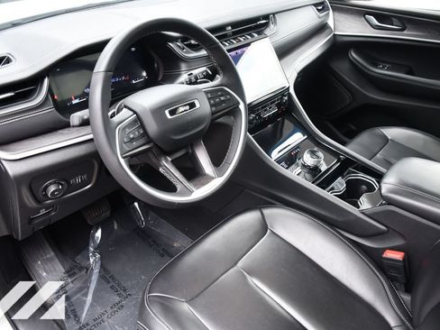 Used 2023 Jeep Grand Cherokee Limited AWD/4WD image 22