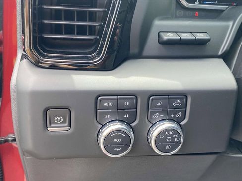 Used 2023 GMC Sierra 1500 AT4X image 18