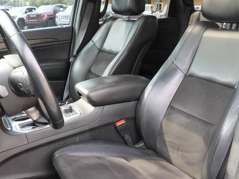 Used 2022 Jeep Grand Cherokee Laredo X AWD/4WD image 11