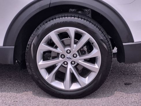 Used 2023 Ford Explorer Platinum w/ Technology Package AWD/4WD image 14