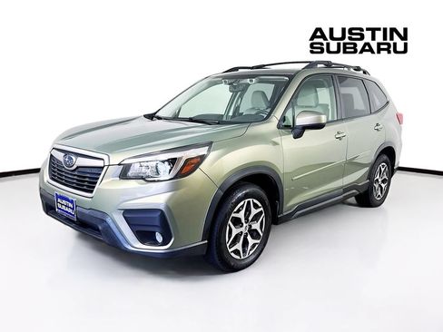 Used 2019 Subaru Forester Premium AWD/4WD image 3