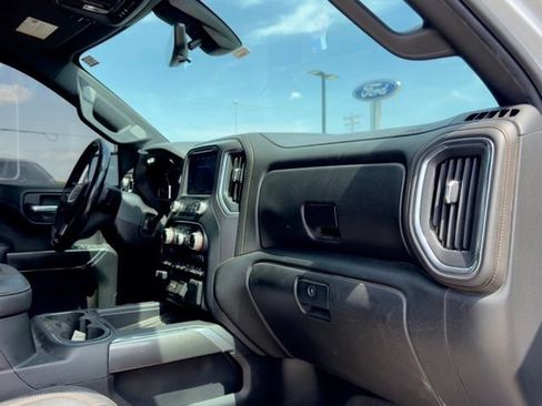 Used 2020 GMC Sierra 1500 AT4 w/ Off-Road Performance Package AWD/4WD image 11