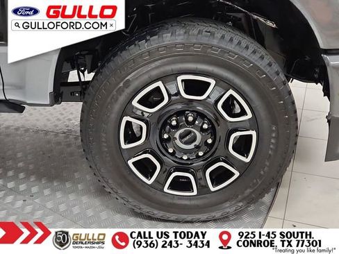Used 2025 Ford F350 Platinum w/ FX4 Off-Road Package image 30