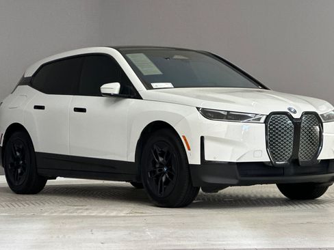 Used 2024 BMW iX xDrive50 w/ Convenience Package AWD/4WD image 6