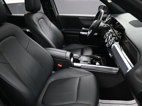 Used 2022 Mercedes-Benz EQB 350 4MATIC image 34