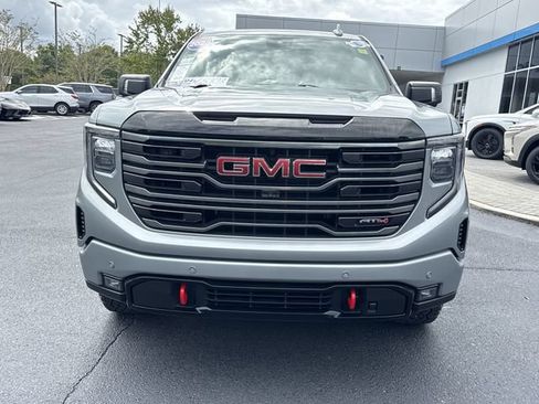 Used 2025 GMC Sierra 1500 AT4 w/ Technology Package AWD/4WD image 8