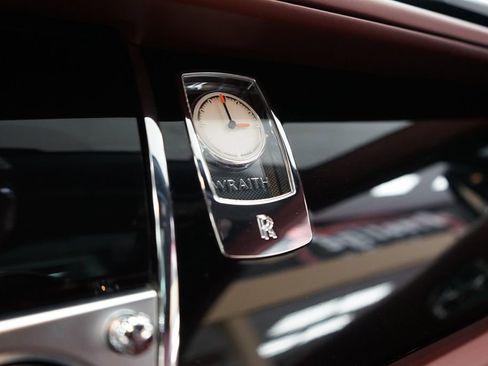 Used 2016 Rolls-Royce Wraith image 45
