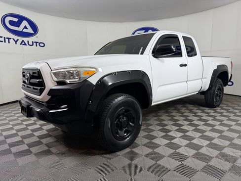 Used 2016 Toyota Tacoma SR image 27