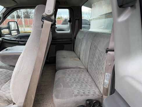 Used 1999 Ford F350 XLT image 16