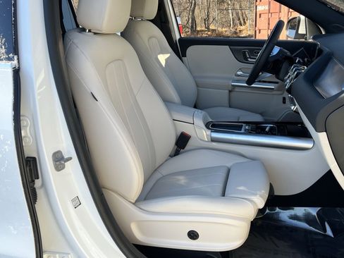 Certified 2025 Mercedes-Benz GLA 250 4MATIC image 26