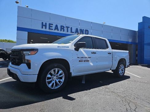 Used 2022 Chevrolet Silverado 1500 Custom RWD image 2
