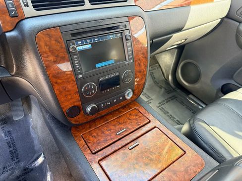 Used 2008 Chevrolet Avalanche LTZ w/ LTZ Preferred Equipment Group image 21