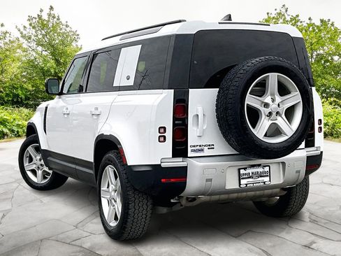 Used 2022 Land Rover Defender 110 SE image 2