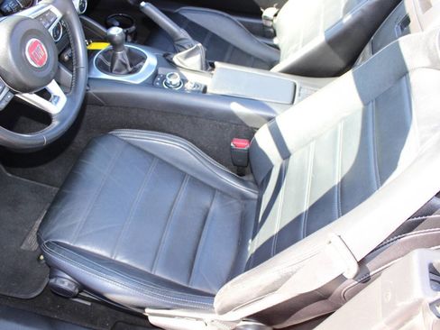 Used 2017 FIAT 124 Spider Lusso image 23
