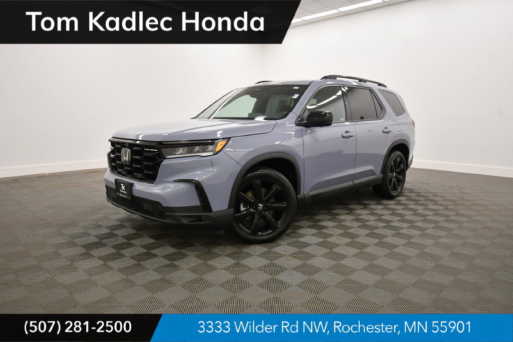 Certified 2025 Honda Pilot Black Edition image 1