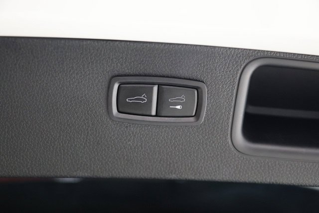 Used 2023 Porsche Macan S AWD/4WD image 32