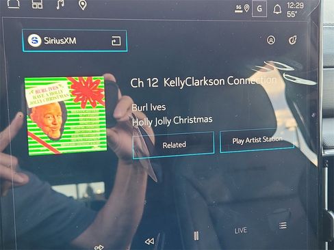 New 2026 GMC Yukon XL Denali w/ Denali Reserve Package image 12