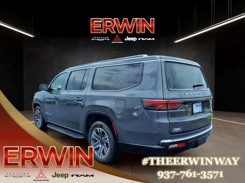 Used 2024 Jeep Wagoneer L Series II w/ Flexible Seating Group AWD/4WD image 5