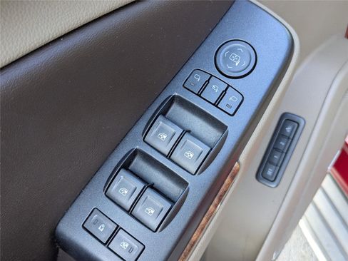 Used 2015 Chevrolet Tahoe LTZ RWD image 13