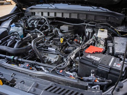 Used 2024 Ford Bronco Everglades image 34