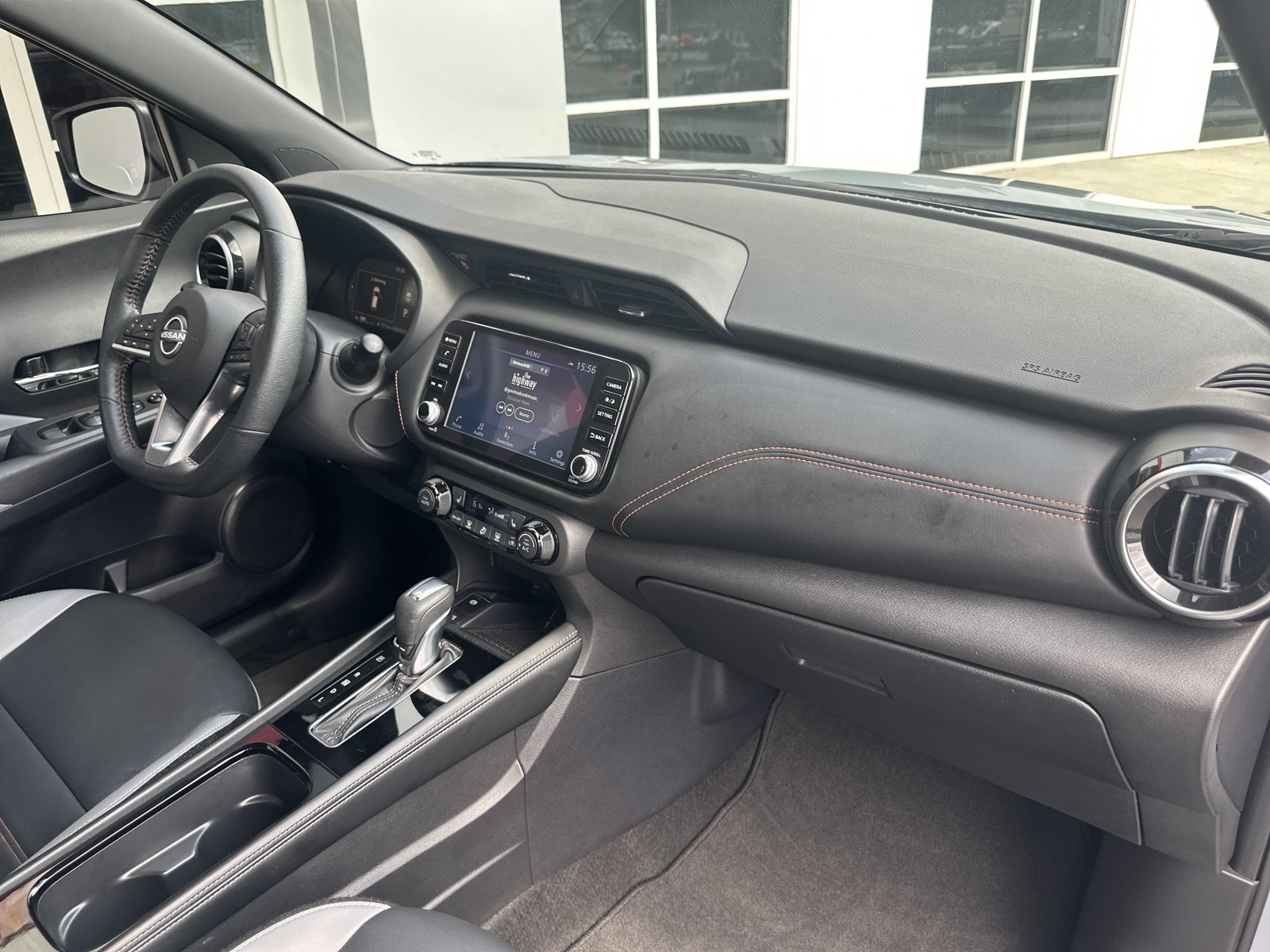 Used 2024 Nissan Kicks SR w/ SR Premium Package FWD image 28