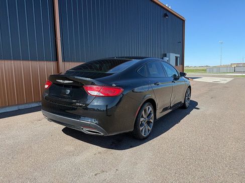 Used 2015 Chrysler 200 S FWD image 5