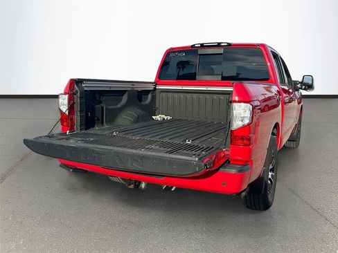 Used 2020 Nissan Titan SV w/ SV Convenience Package image 24