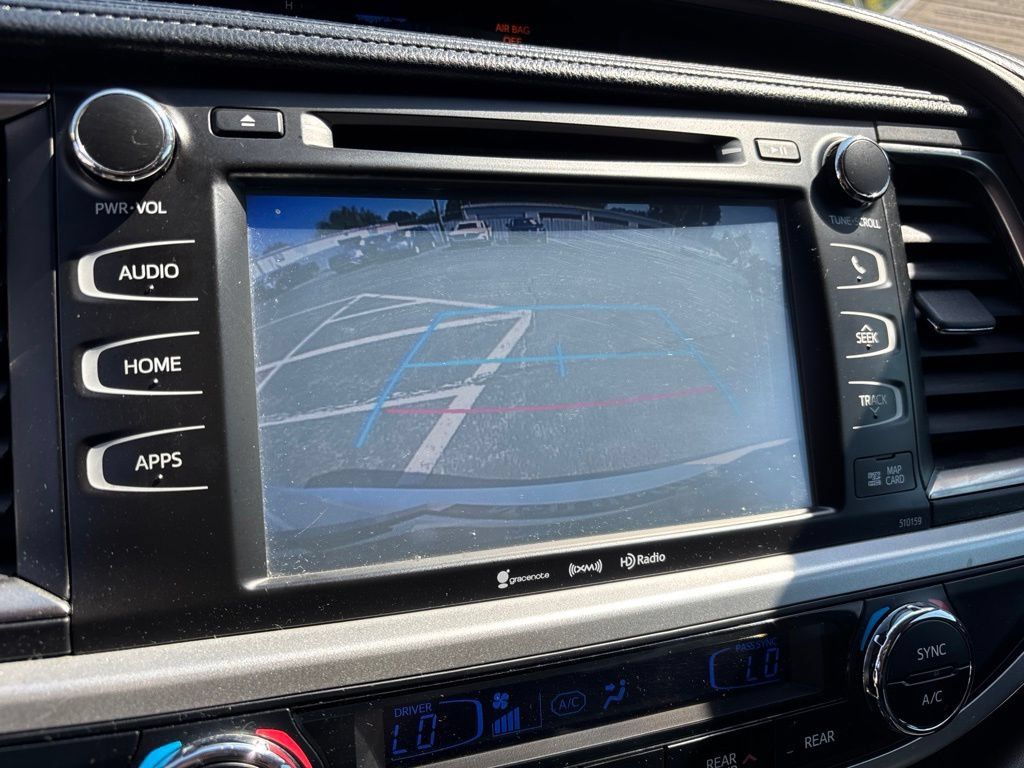 Used 2016 Toyota Highlander XLE FWD image 24