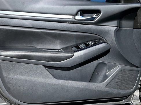 Used 2023 Nissan Altima 2.5 SV image 19