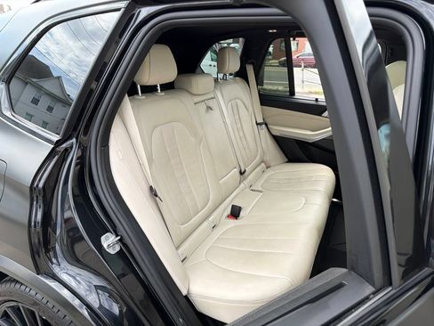 Used 2021 BMW X5 xDrive40i w/ M Sport Package AWD/4WD image 14