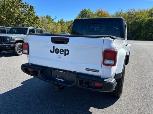 Used 2021 Jeep Gladiator Sport image 7