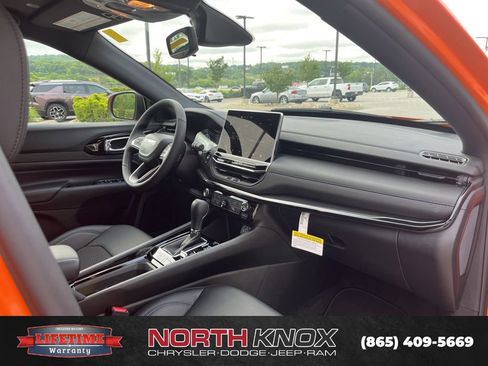 New 2026 Jeep Compass Latitude AWD/4WD image 27