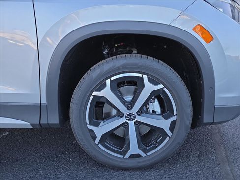 New 2026 Volkswagen Tiguan SE image 10