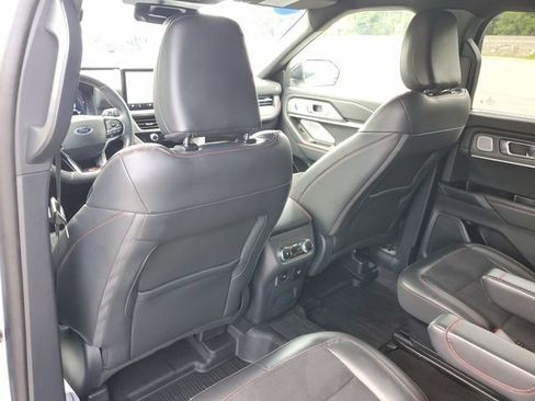 Certified 2025 Ford Explorer ST AWD/4WD image 33