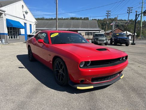 Used 2023 Dodge Challenger R/T w/ Blacktop Package image 17