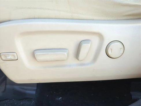 Used 2015 Toyota Highlander XLE image 11