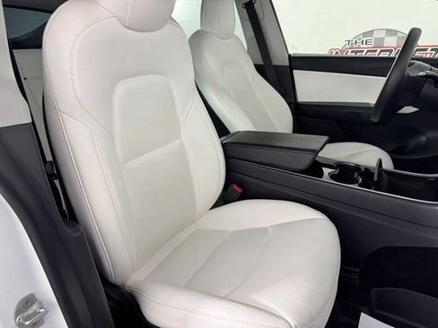Used 2020 Tesla Model Y Long Range AWD/4WD image 34