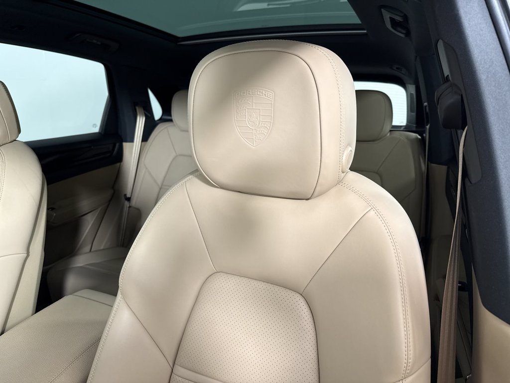 Certified 2023 Porsche Cayenne AWD/4WD image 41
