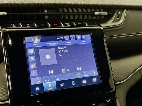 Used 2024 Jeep Grand Cherokee L Altitude AWD/4WD image 21