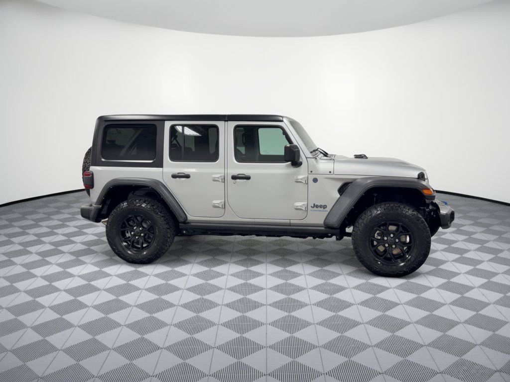 Used 2024 Jeep Wrangler Unlimited AWD/4WD image 8