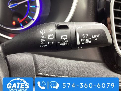 Used 2024 Chrysler Pacifica Select image 31