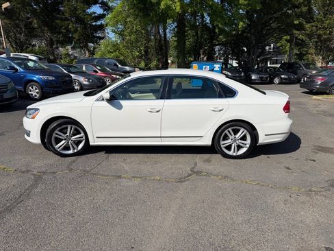 Used 2014 Volkswagen Passat TDI SEL Premium FWD image 4