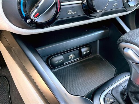 Used 2020 Kia Soul LX FWD image 21